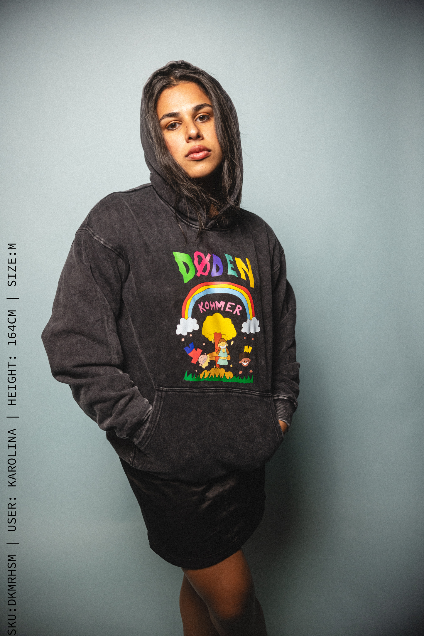 DKMR | HOODIE | SVART